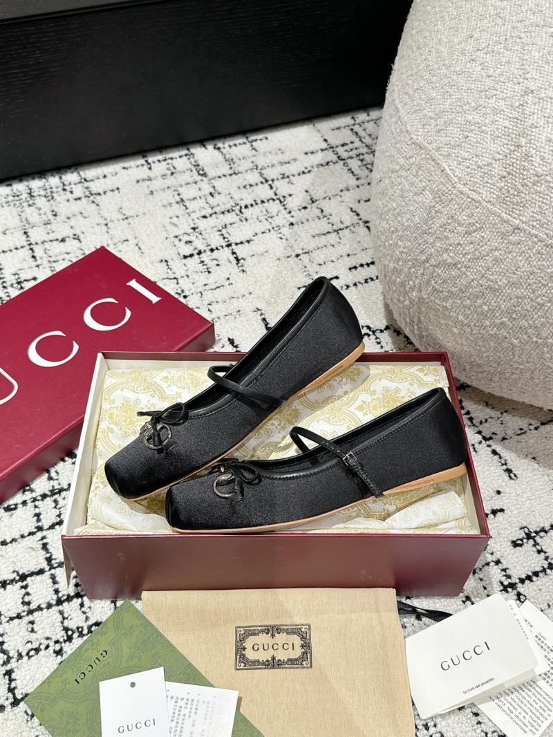 Gucci Flat Shoes